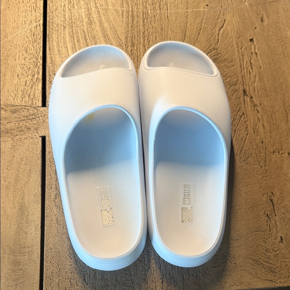 32 Degrees Cool woman’s lite blue Slide